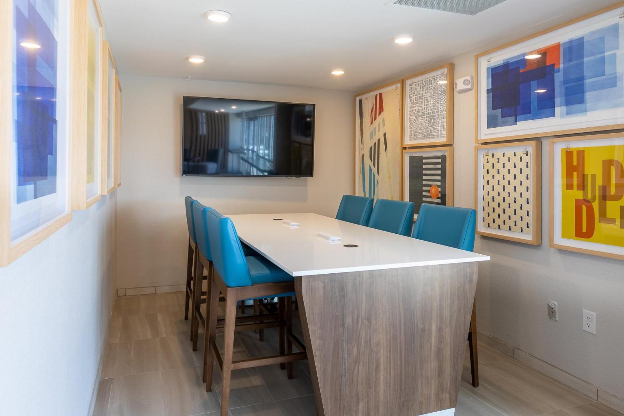Express & Englewood - Denver South By Ihg Hotel 2*